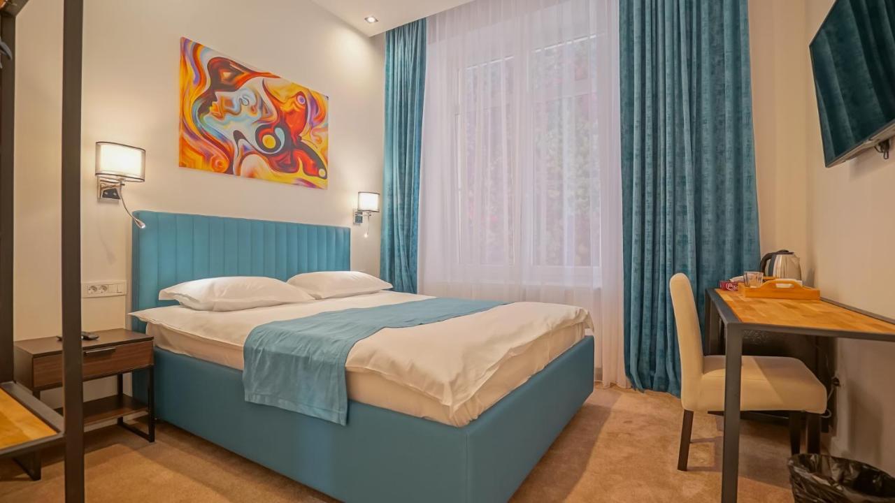 Zoom Aparthotel *